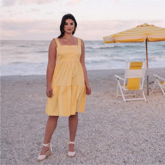 Gal Meets Glam Dresses & Skirts - Gal Meets Glam Desiree Dress in Canary Yellow Size 10 Midi Length Sleeveless